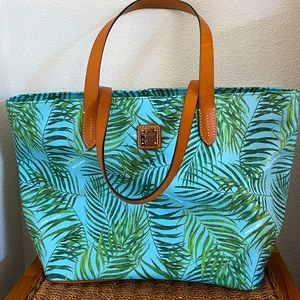 Dooney & Bourke Tote